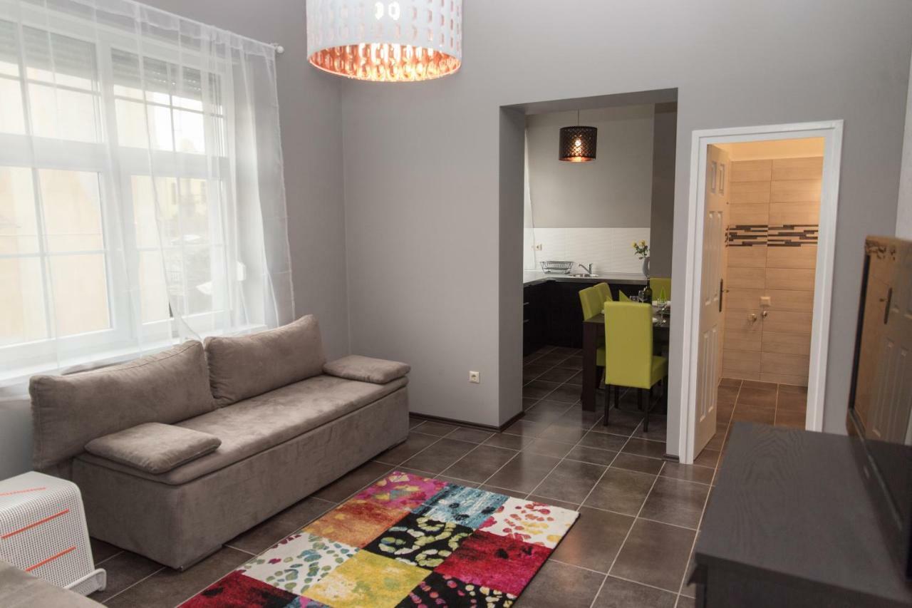 Deakvilla37 Apartman Eger Buitenkant foto