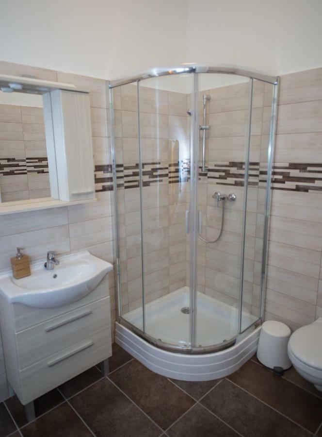 Deakvilla37 Apartman Eger Buitenkant foto