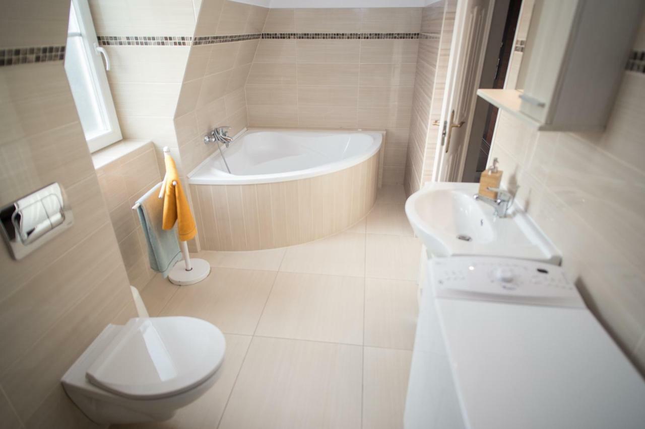 Deakvilla37 Apartman Eger Buitenkant foto
